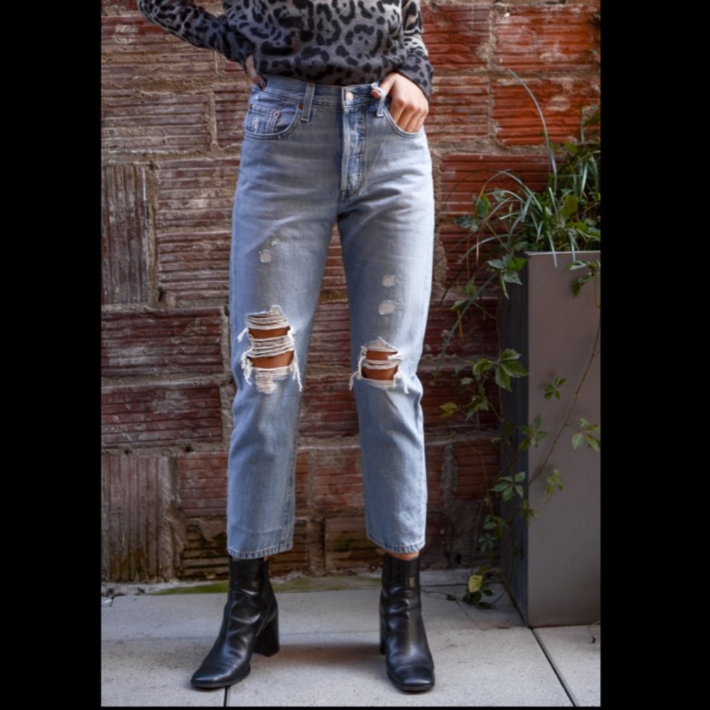 Distressed Levi 501 Jeans
